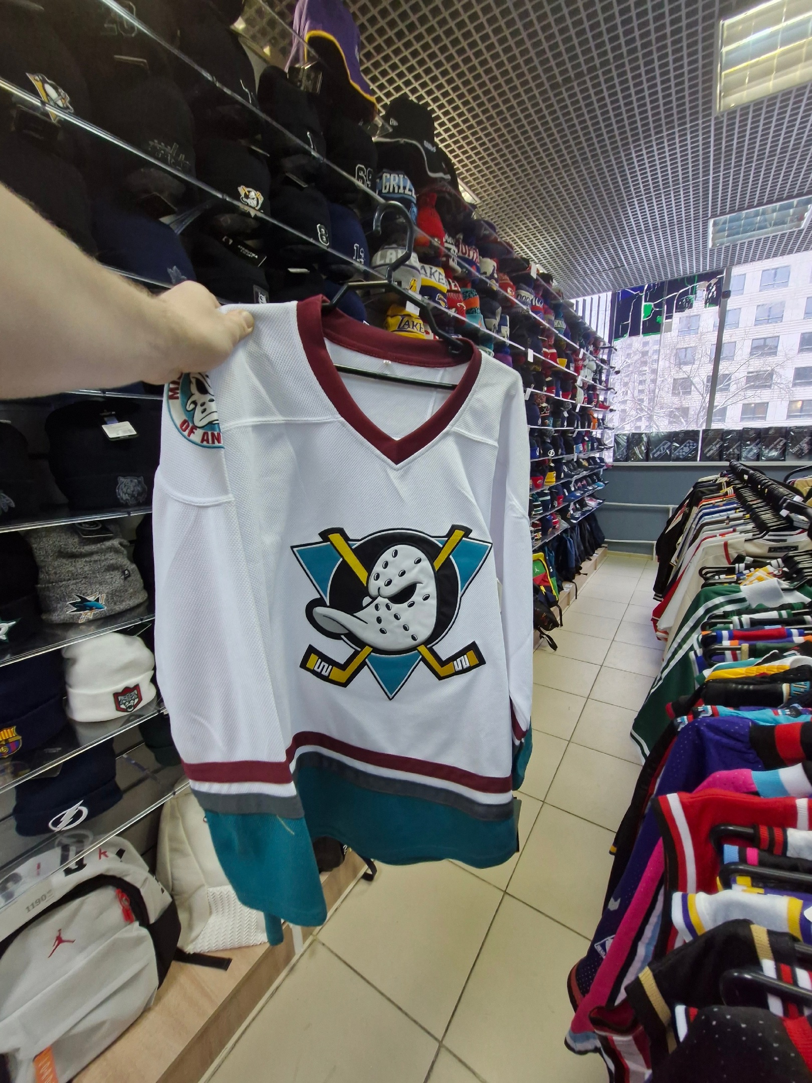 Свитер Анахайм белый